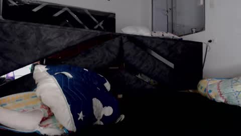 Snapshot of paula_torrez chatting on 12, 9, 2025 paula_torrez online show from 12, 9, 2025