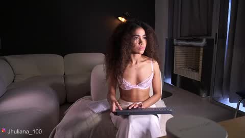 Snapshot of paulacora100 chatting on 7, 6, 2026 Paula online show from 7, 6, 2026