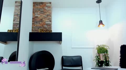 Snapshot of paulafer_ chatting on 24, 1, 2025 online show from 24, 1, 2025