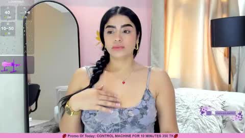 Snapshot of paulafer_ chatting on 5, 3, 2025 online show from 5, 3, 2025