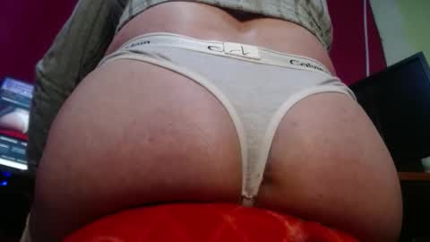 PAULA VALENTINA online show from 17, 11, 2025