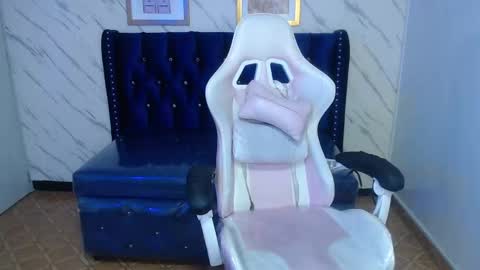 Live 800am 200pm COLOMBIAN HOUR online show from 14, 2, 2025