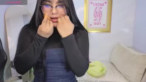 Live 800am 200pm COLOMBIAN HOUR online show from 20, 12, 2025