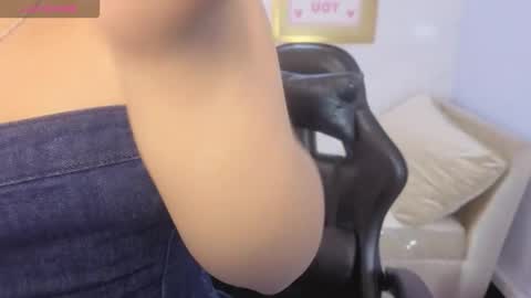 Live 800am 200pm COLOMBIAN HOUR online show from 5, 2, 2026