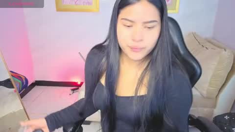 Snapshot of paulette_v chatting on 29, 4, 2026 Live 800am 200pm COLOMBIAN HOUR online show from 29, 4, 2026