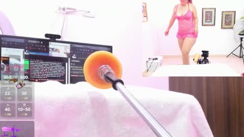 Paulina Davis  online show from 14, 1, 2025