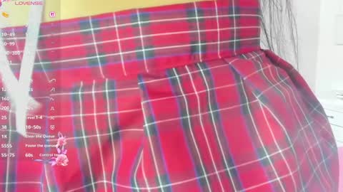 paulina lux online show from 10, 4, 2026