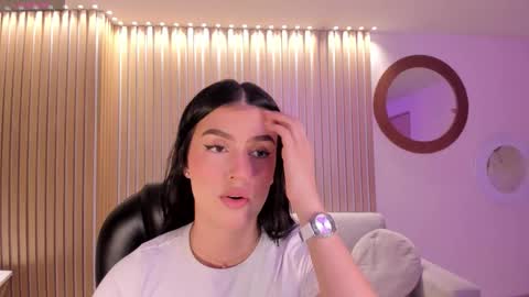 Paulina Santos  online show from 12, 10, 2025