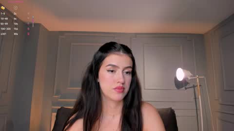 Paulina Santos  online show from 12, 11, 2025