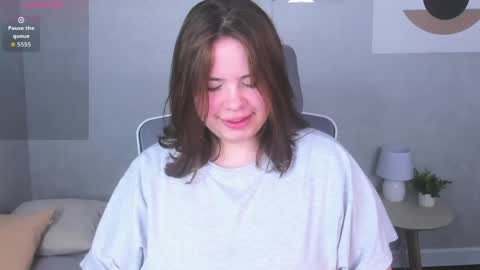Snapshot of pauline_moore chatting on 26, 5, 2026 Erica online show from 26, 5, 2026
