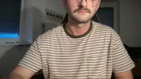 Snapshot of paulsimpsn chatting on 15, 7, 2026 love bush online show from 15, 7, 2026