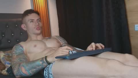 Snapshot of paulthompson_ chatting on 1, 2, 2026 Paul online show from 1, 2, 2026