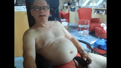 Snapshot of pavlovsdog2006 chatting on 27, 1, 2025 Pavlov aka Peter online show from 27, 1, 2025