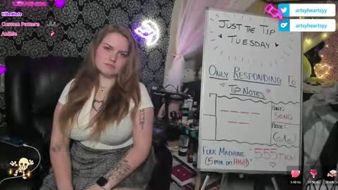 ArtsyHeartsyy online show from 11, 12, 2024