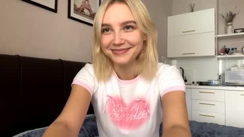 Snapshot of paztumminello chatting on 18, 10, 2025 Lola online show from 18, 10, 2025