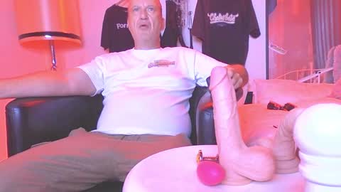 Snapshot of peacetous chatting on 1, 1, 2025 Marc online show from 1, 1, 2025