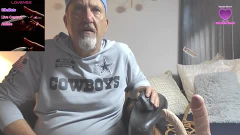 Snapshot of peacetous chatting on 6, 11, 2025 Marc online show from 6, 11, 2025