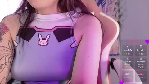 Snapshot of peach69love chatting on 1, 3, 2025 P E A C H online show from 1, 3, 2025