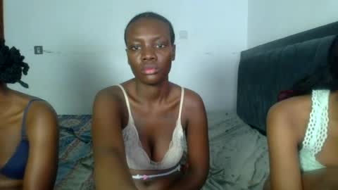 Snapshot of peach_ebonny chatting on 27, 6, 2026 peach_ebonny online show from 27, 6, 2026
