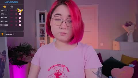 Snapshot of peach_shy chatting on 26, 9, 2025 Lilian online show from 26, 9, 2025