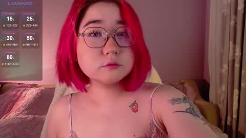 Snapshot of peach_shy chatting on 6, 10, 2025 Lilian online show from 6, 10, 2025