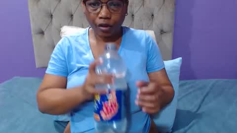 Snapshot of peachassxx chatting on 19, 5, 2026 peachy online show from 19, 5, 2026