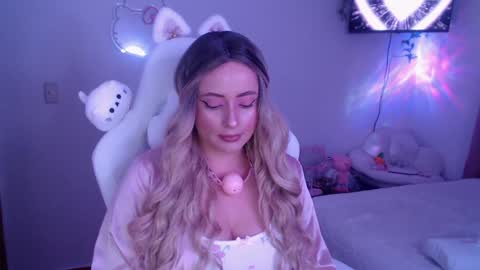 peacherry_ online show from 8, 2, 2025