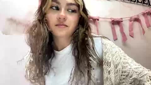 peachesncreampiezz online show from 23, 5, 2026
