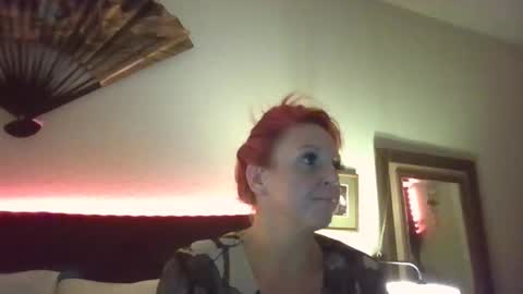 Snapshot of peachesndrmz chatting on 5, 10, 2025 peachesndrmz online show from 5, 10, 2025