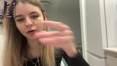 Snapshot of peachy_keens chatting on 14, 4, 2026 Peachy online show from 14, 4, 2026