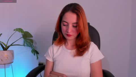 Snapshot of pear__moon chatting on 22, 5, 2026 LILLY online show from 22, 5, 2026
