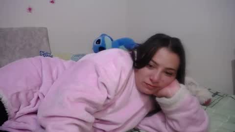 Snapshot of pearl_3 chatting on 12, 2, 2026 Pearl online show from 12, 2, 2026