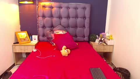 Peiton  online show from 22, 2, 2025