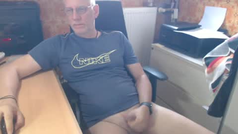 Snapshot of pemue65 chatting on 2, 7, 2026 Pemue65 online show from 2, 7, 2026