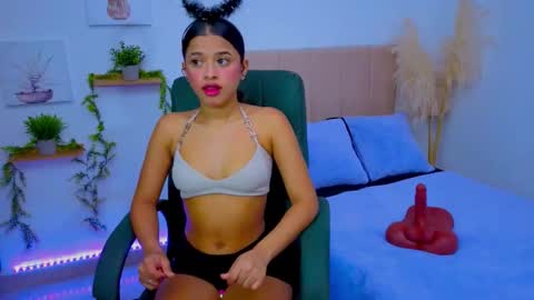 pequitasmedusa9 online show from 17, 10, 2025