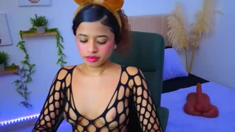 pequitasmedusa9 online show from 22, 10, 2025