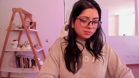 Sarah Ana Banana online show from 4, 2, 2025