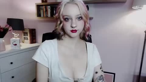 Snapshot of perfect_madeline chatting on 19, 12, 2024 Madeline online show from 19, 12, 2024