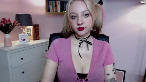 Snapshot of perfect_madeline chatting on 28, 12, 2024 Madeline online show from 28, 12, 2024