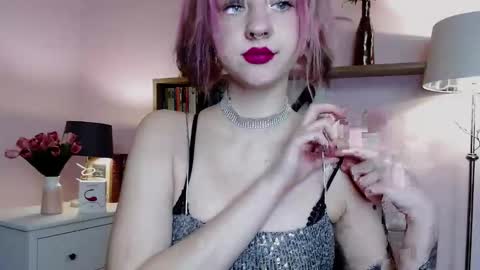 Snapshot of perfect_madeline chatting on 30, 12, 2024 Madeline online show from 30, 12, 2024