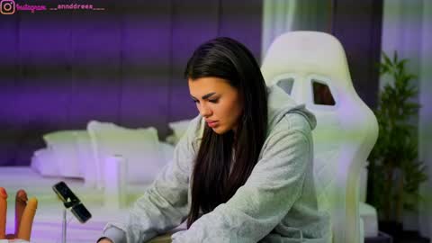 Dee online show from 8, 10, 2025