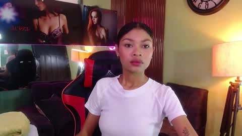 Snapshot of perla_st chatting on 15, 9, 2025 Perla online show from 15, 9, 2025