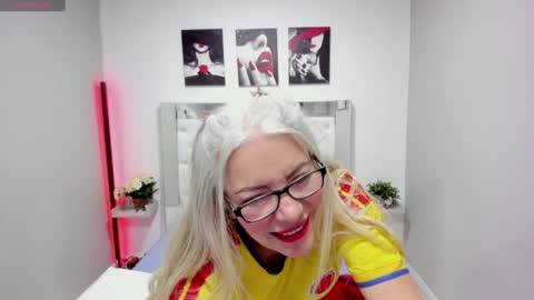Snapshot of perlaa_sweet_ chatting on 3, 7, 2026 Perla online show from 3, 7, 2026