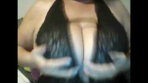 perlita070822 online show from 17, 4, 2026