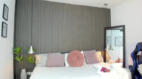 Lizza online show from 7, 4, 2026