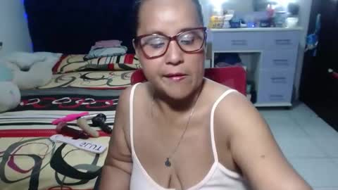 Snapshot of pervert_mommy_x chatting on 27, 4, 2026 SAMY online show from 27, 4, 2026
