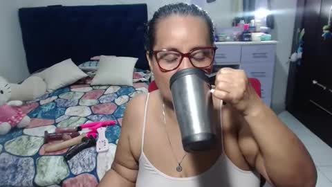 Snapshot of pervert_mommy_x chatting on 8, 5, 2026 SAMY online show from 8, 5, 2026