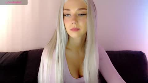 Isabella online show from 9, 3, 2025