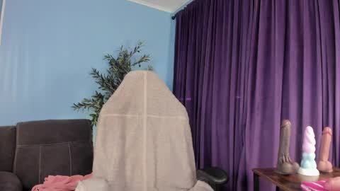 Kelly online show from 7, 4, 2026