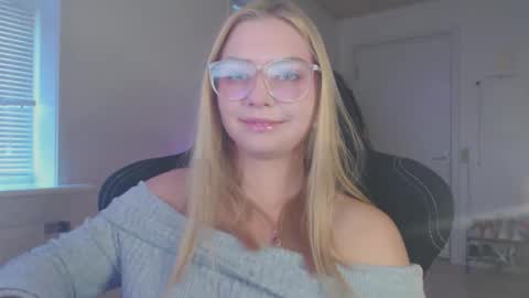 petalkiss online show from 14, 9, 2025
